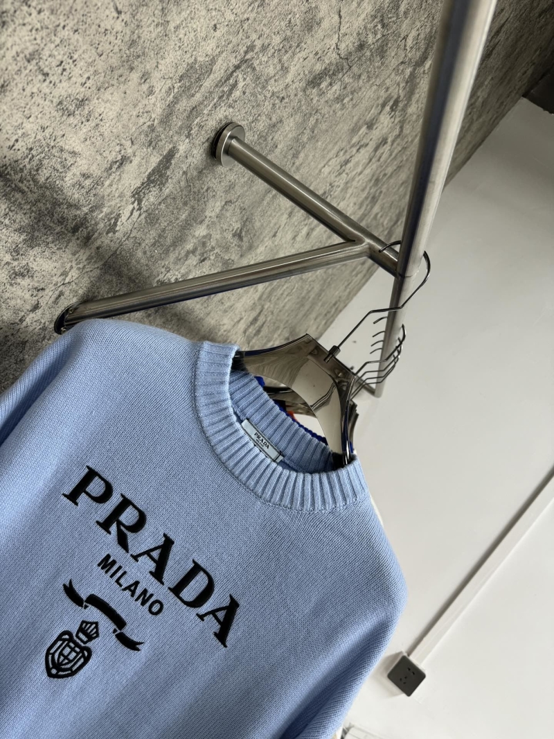 Pra*a sweater